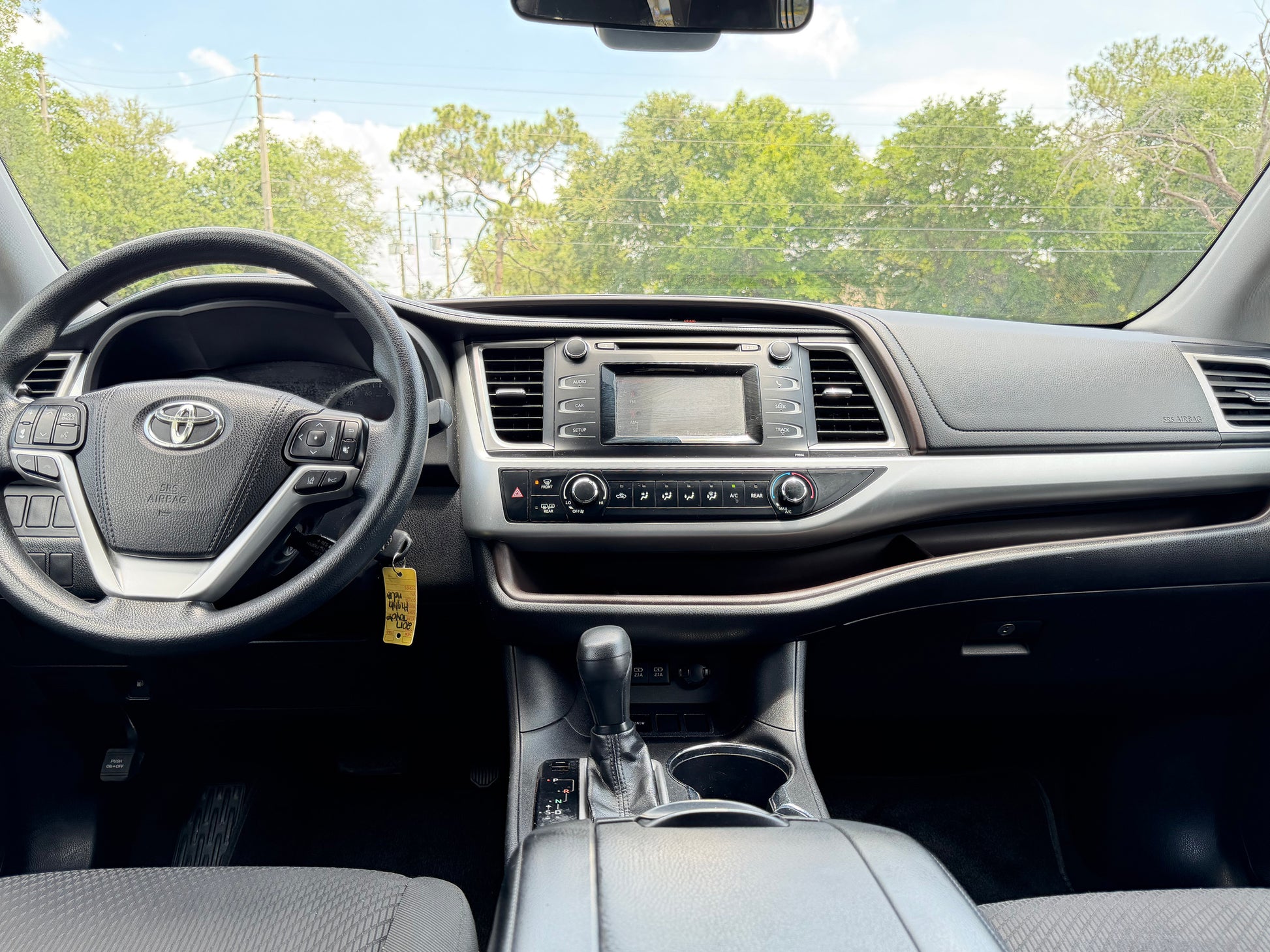 2017 Toyota Highlander LE - Photo 8
