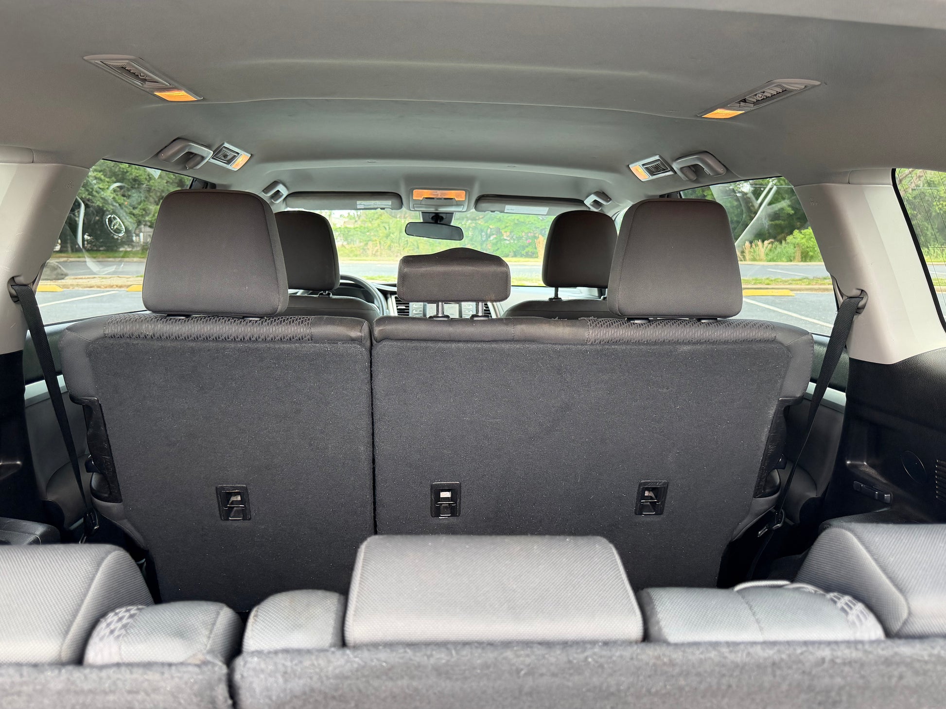 2017 Toyota Highlander LE - Photo 12
