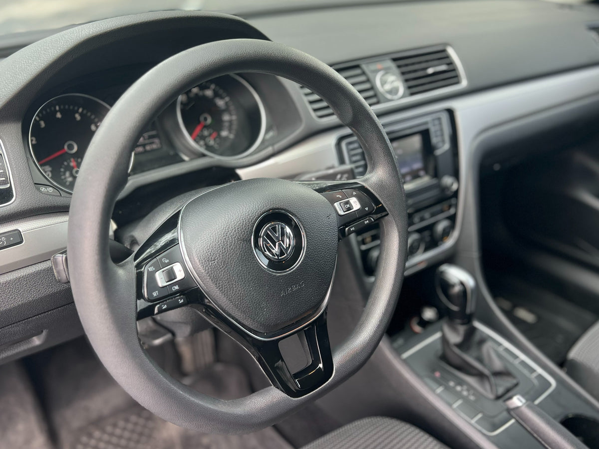 2016 VOLKSWAGEN PASSAT